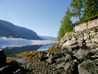 Skodda_ved_fjorden